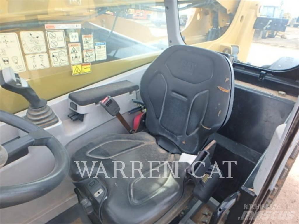 CAT TL642D Телескопични товарачи