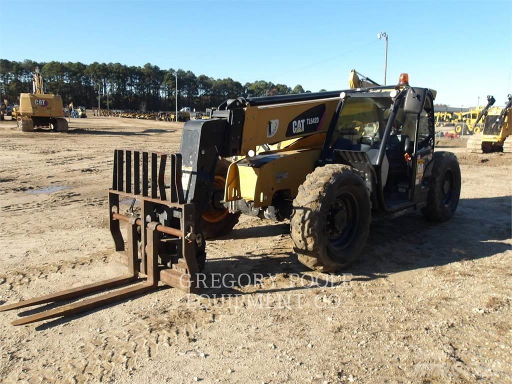 CAT TL642D Телескопични товарачи