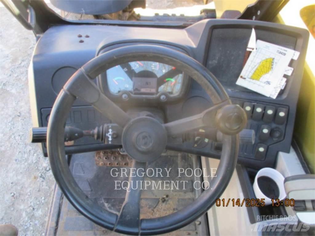 CAT TL642D Телескопични товарачи