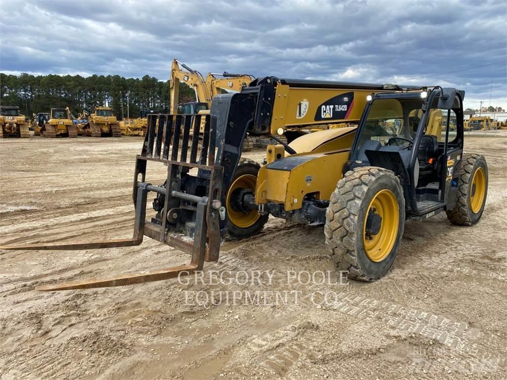 CAT TL642D Телескопични товарачи
