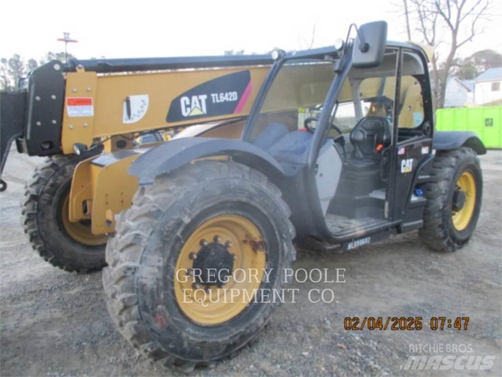 CAT TL642D Телескопични товарачи