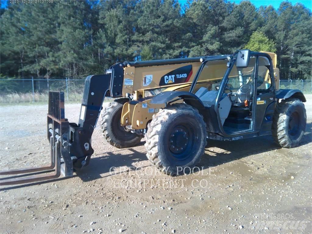 CAT TL642D Телескопични товарачи