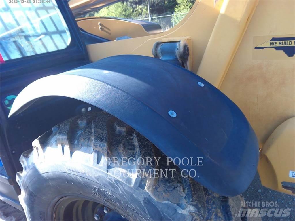 CAT TL642D Телескопични товарачи