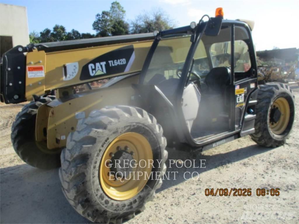 CAT TL642D Телескопични товарачи