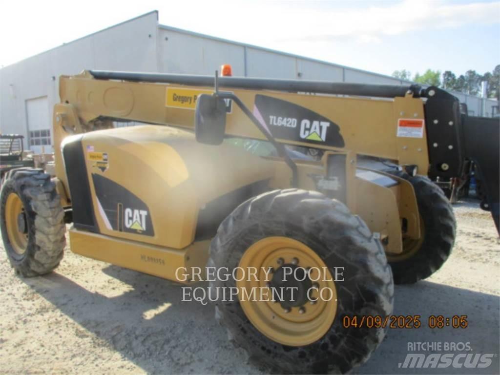 CAT TL642D Телескопични товарачи