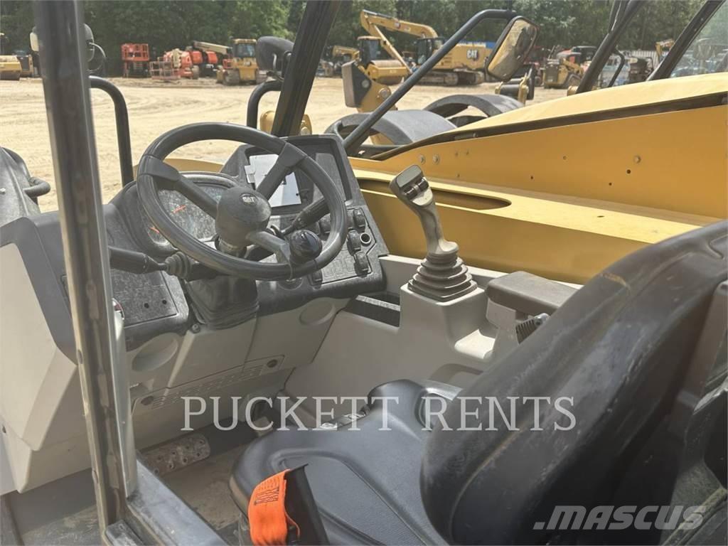 CAT TL642D Телескопични товарачи