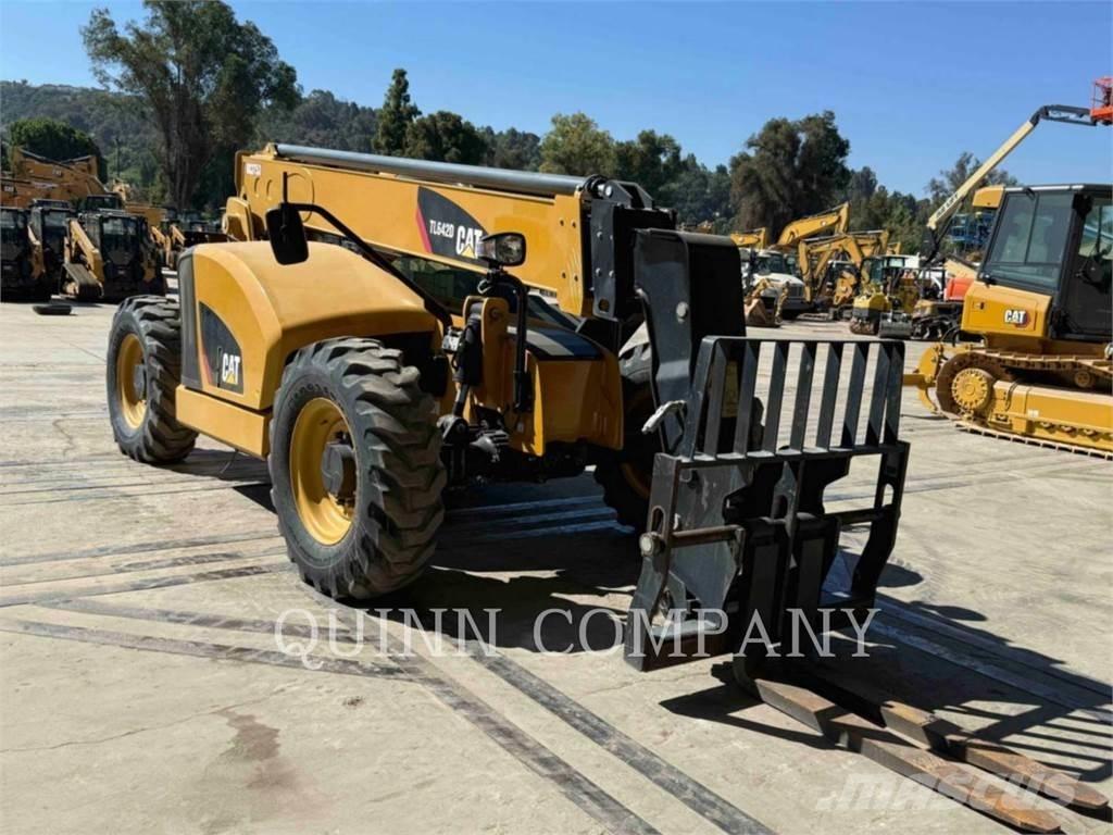 CAT TL642D Телескопични товарачи