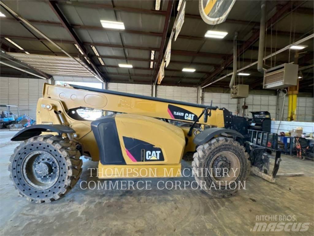 CAT TL642D Телескопични товарачи