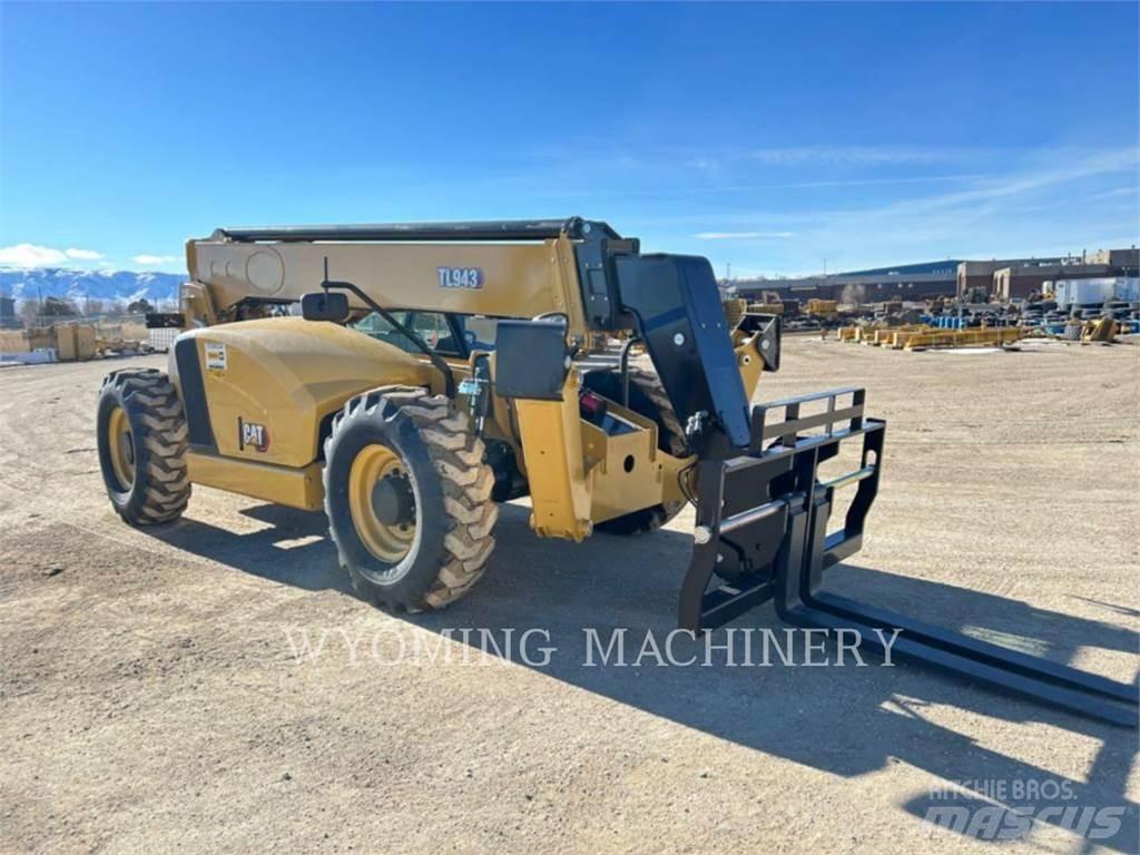 CAT TL943 Телескопични товарачи
