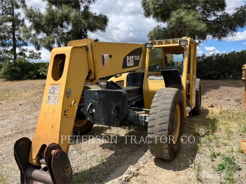 CAT TL943 Телескопични товарачи
