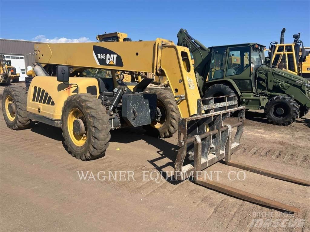 CAT TL943 Телескопични товарачи