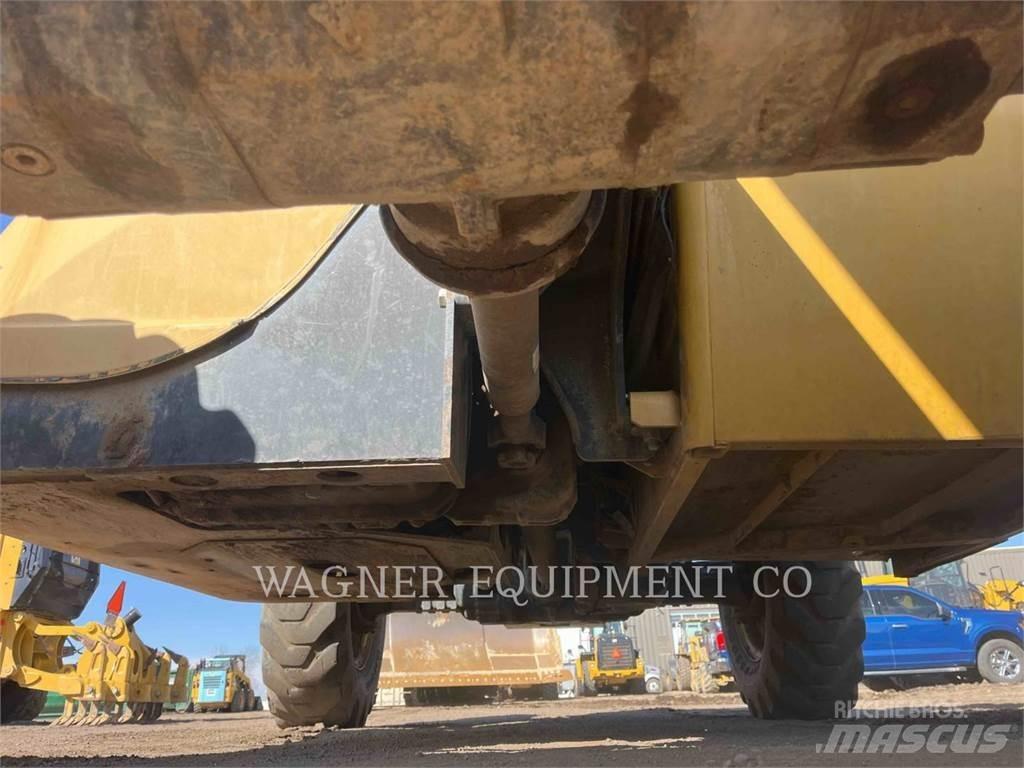 CAT TL943 Телескопични товарачи