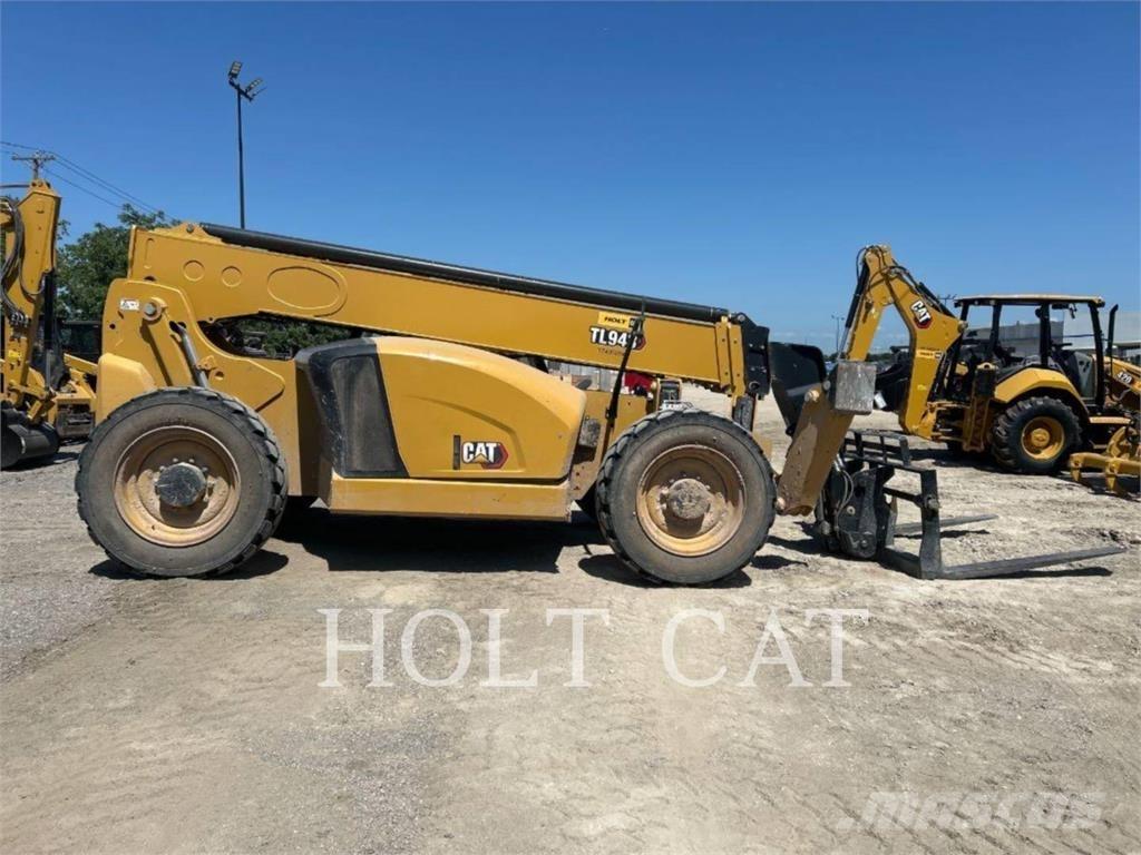 CAT TL943 Телескопични товарачи