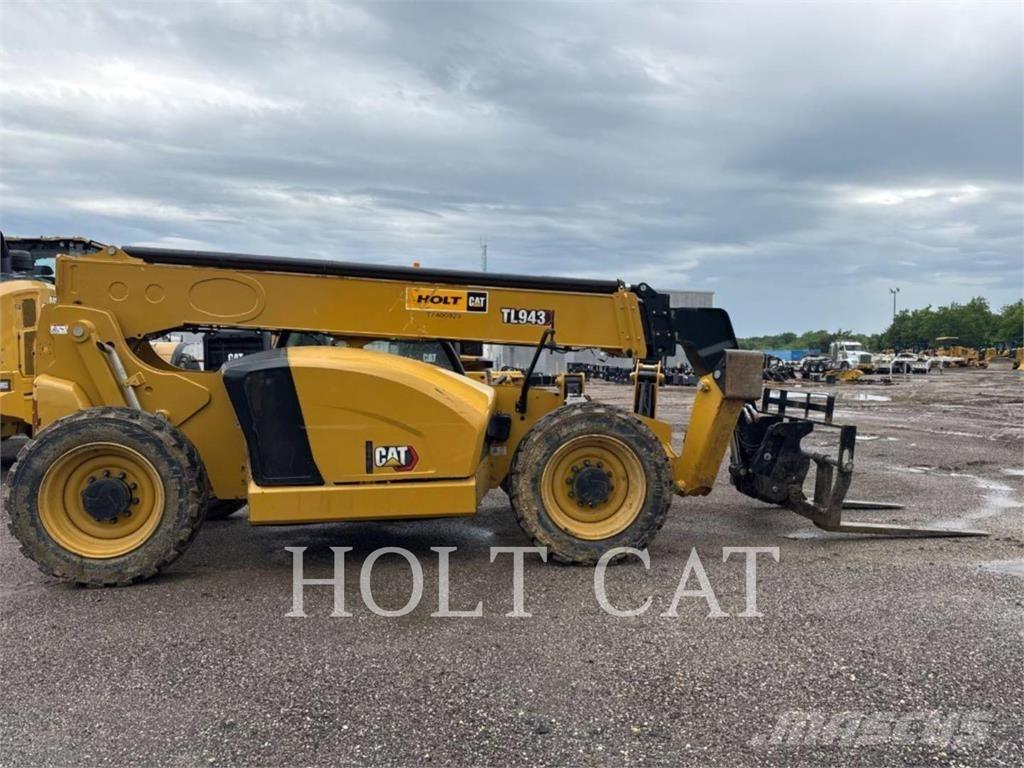 CAT TL943 Телескопични товарачи