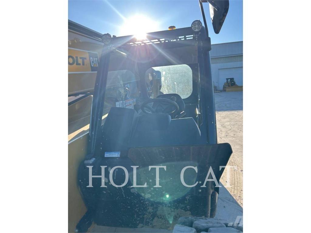 CAT TL943 Телескопични товарачи