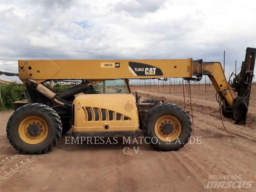 CAT TL943 Телескопични товарачи