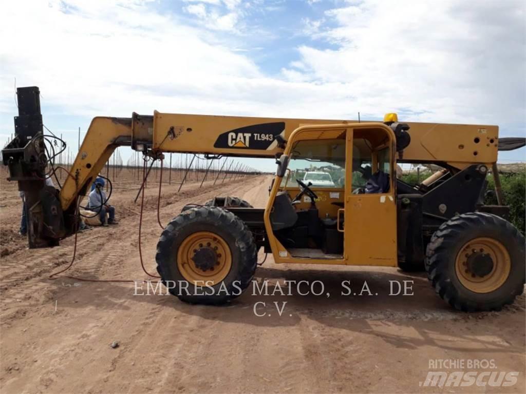 CAT TL943 Телескопични товарачи