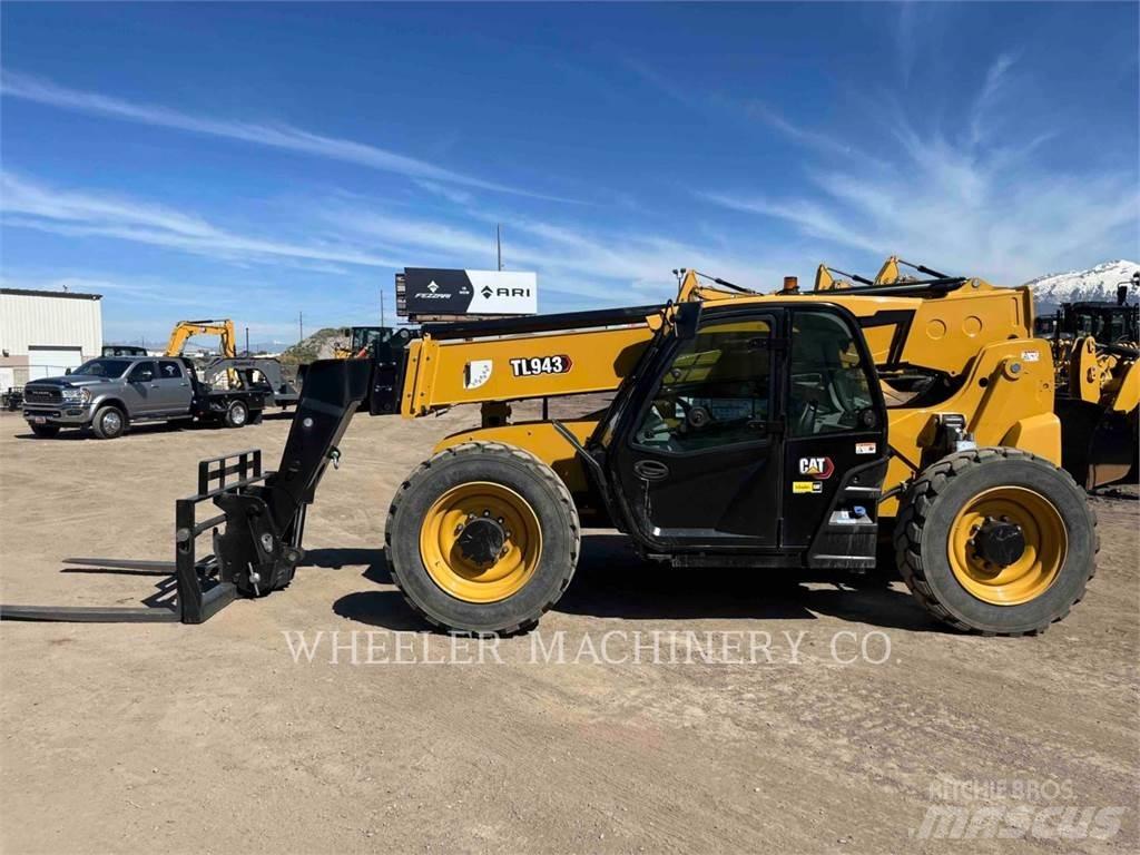 CAT TL943 CB Телескопични товарачи