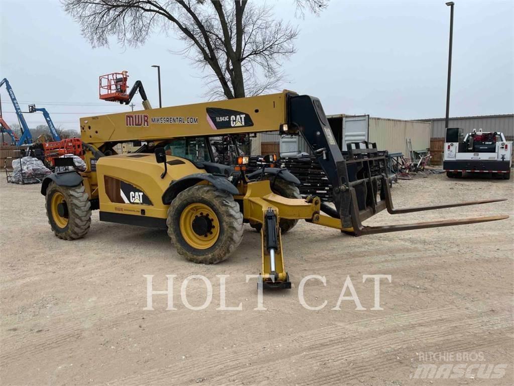 CAT TL943C Телескопични товарачи