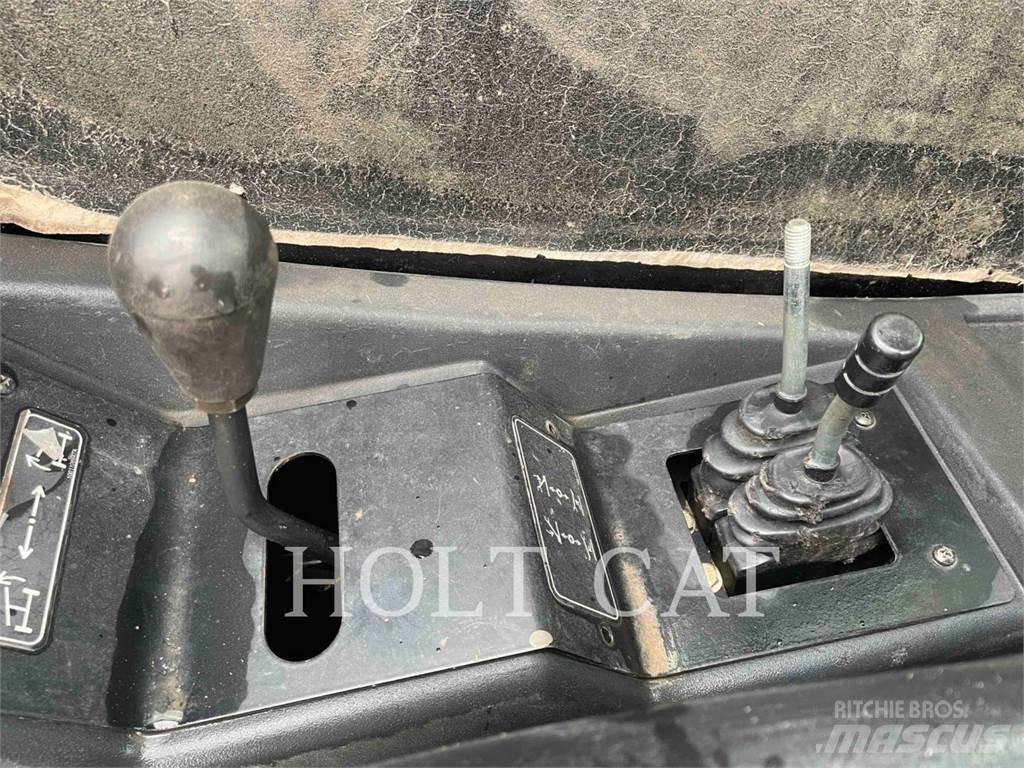 CAT TL943C Телескопични товарачи
