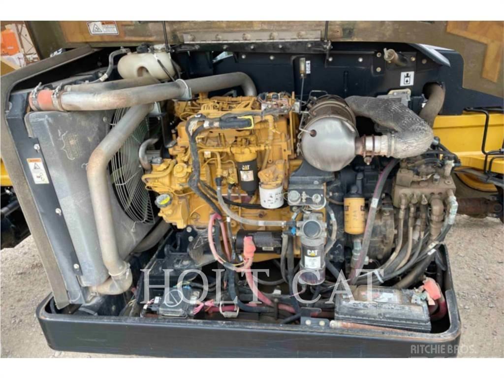 CAT TL943C Телескопични товарачи