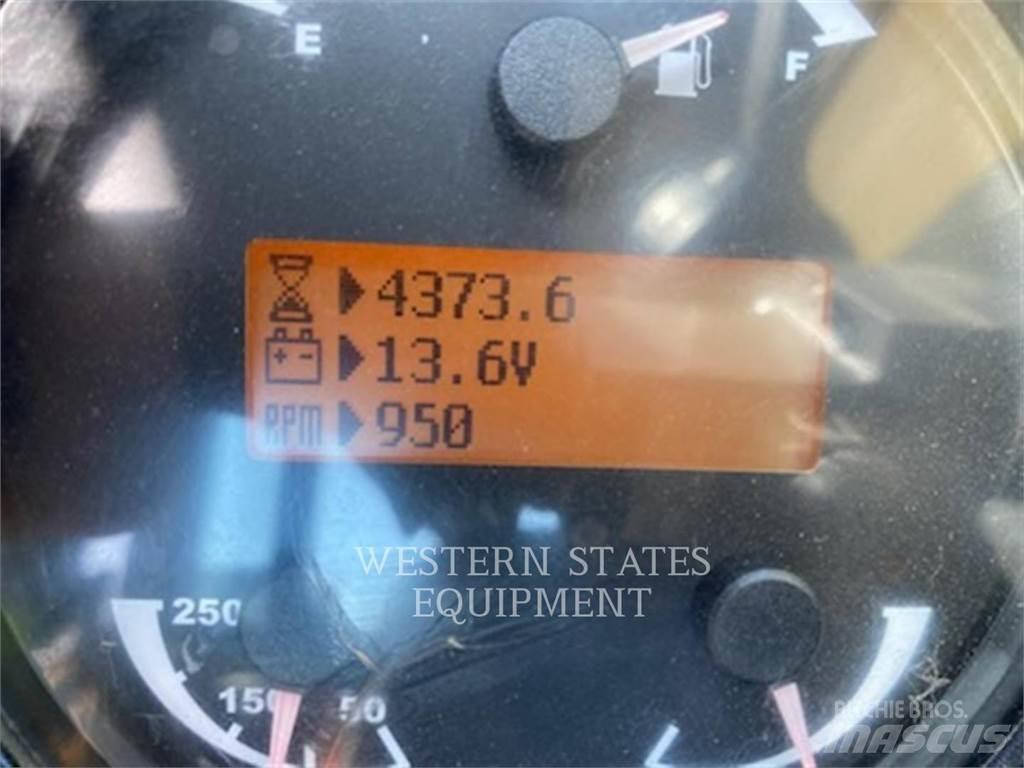 CAT TL943C Телескопични товарачи