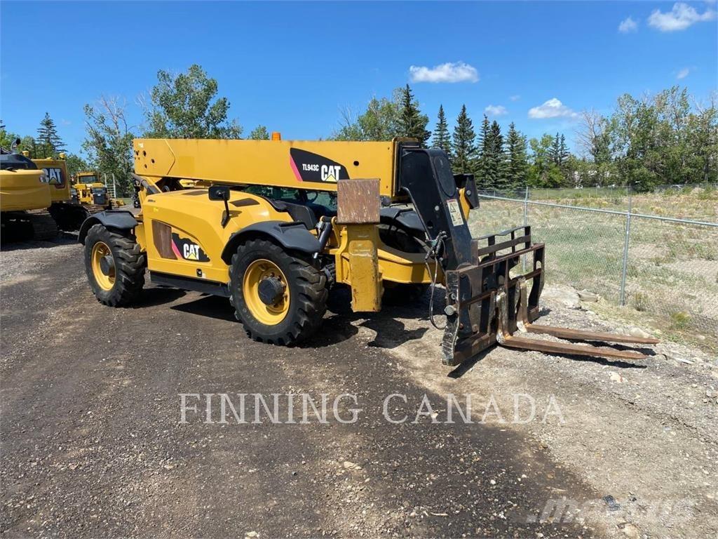 CAT TL943C Телескопични товарачи