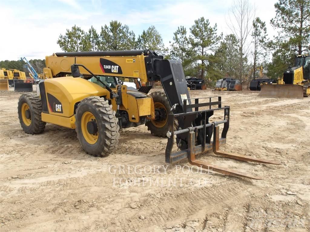 CAT TL943D Телескопични товарачи