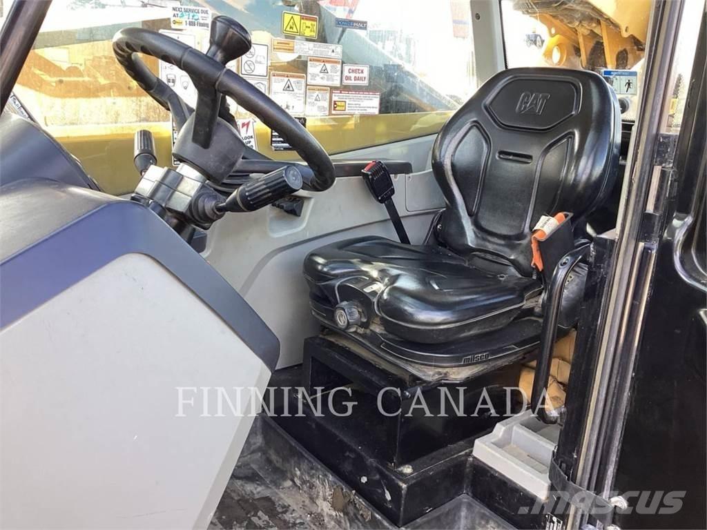 CAT TL943D Телескопични товарачи