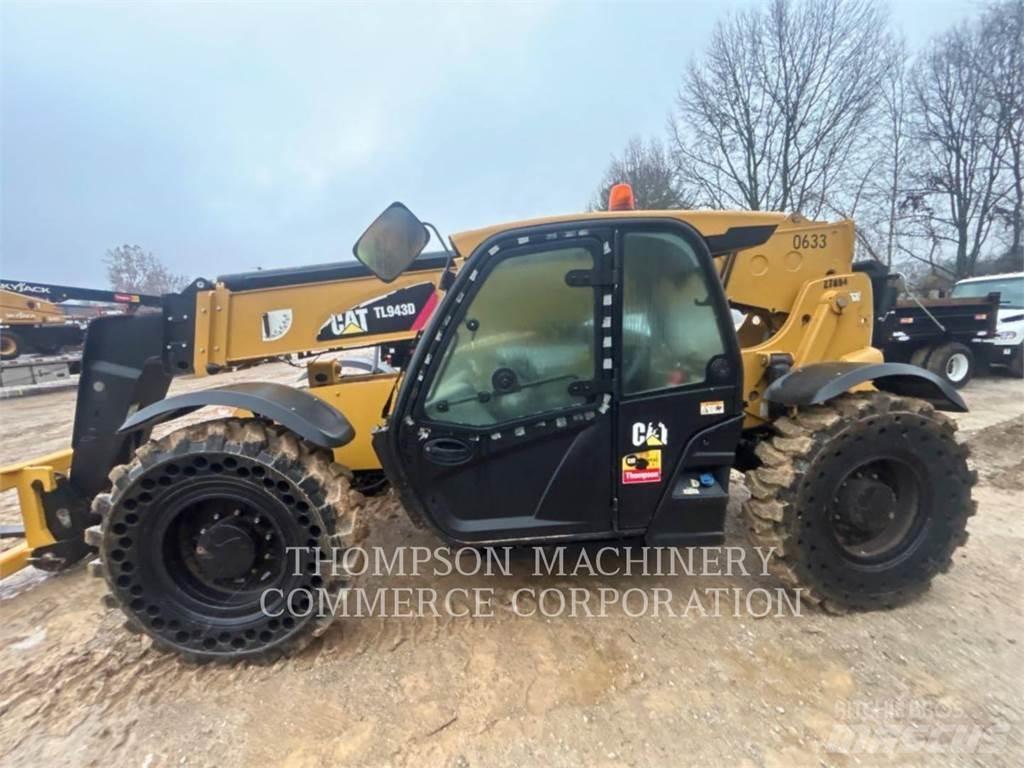 CAT TL943D Телескопични товарачи