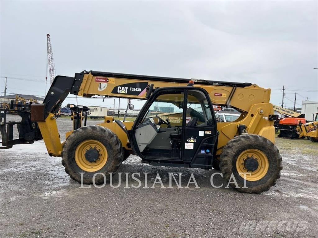 CAT TL943D Телескопични товарачи