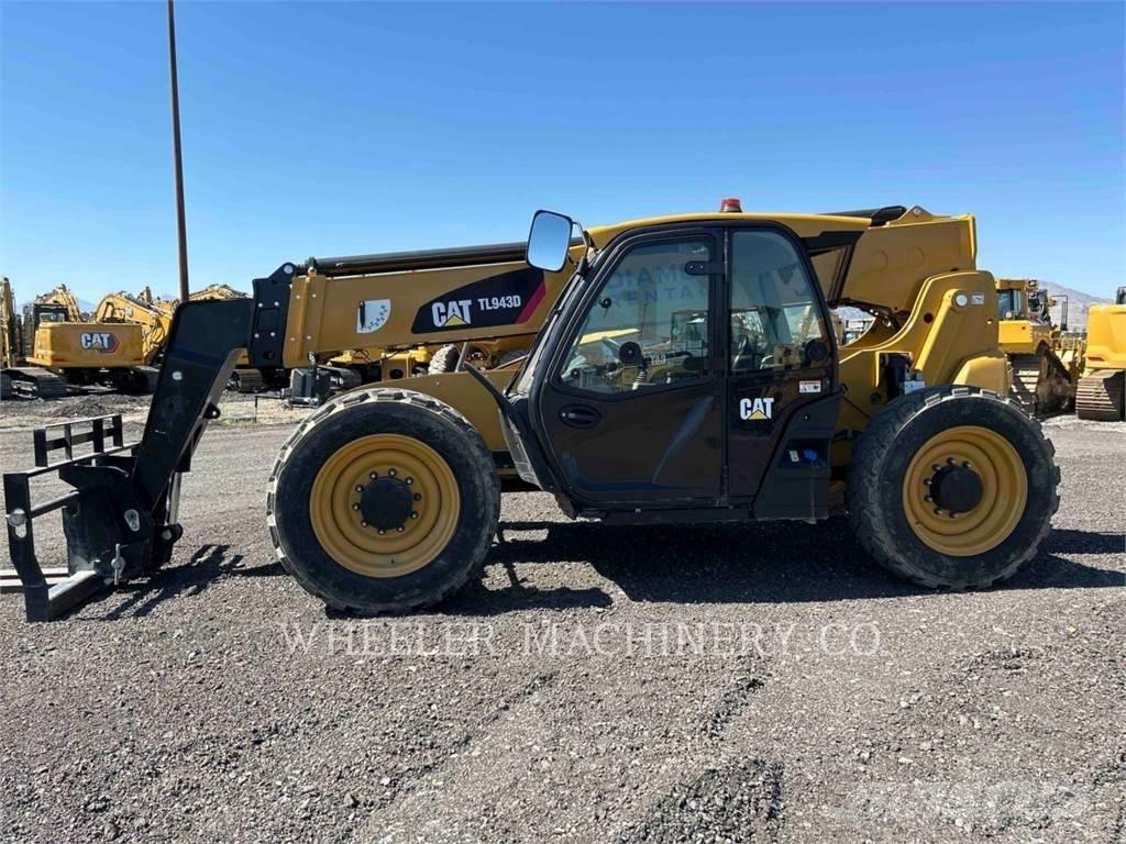 CAT TL943D CB Телескопични товарачи