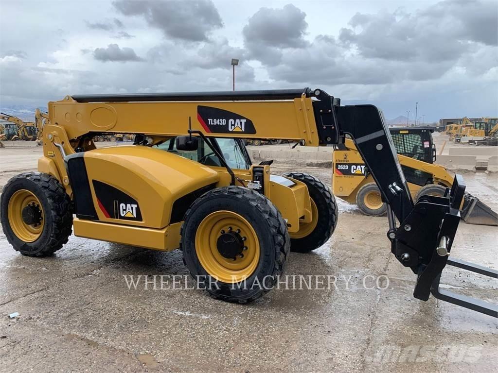 CAT TL943D CB Телескопични товарачи