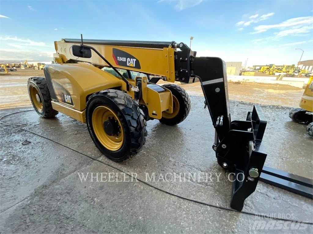 CAT TL943D CB Телескопични товарачи