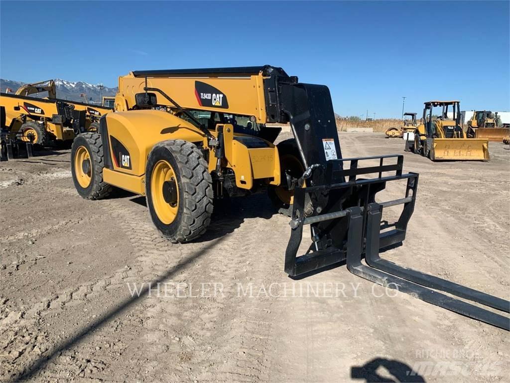 CAT TL943D CB Телескопични товарачи