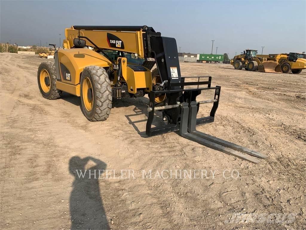 CAT TL943D CB Телескопични товарачи