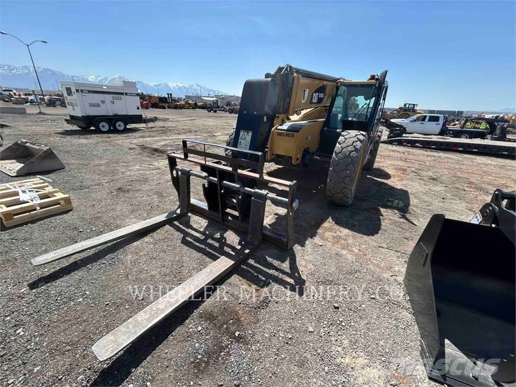 CAT TL943D CB Телескопични товарачи