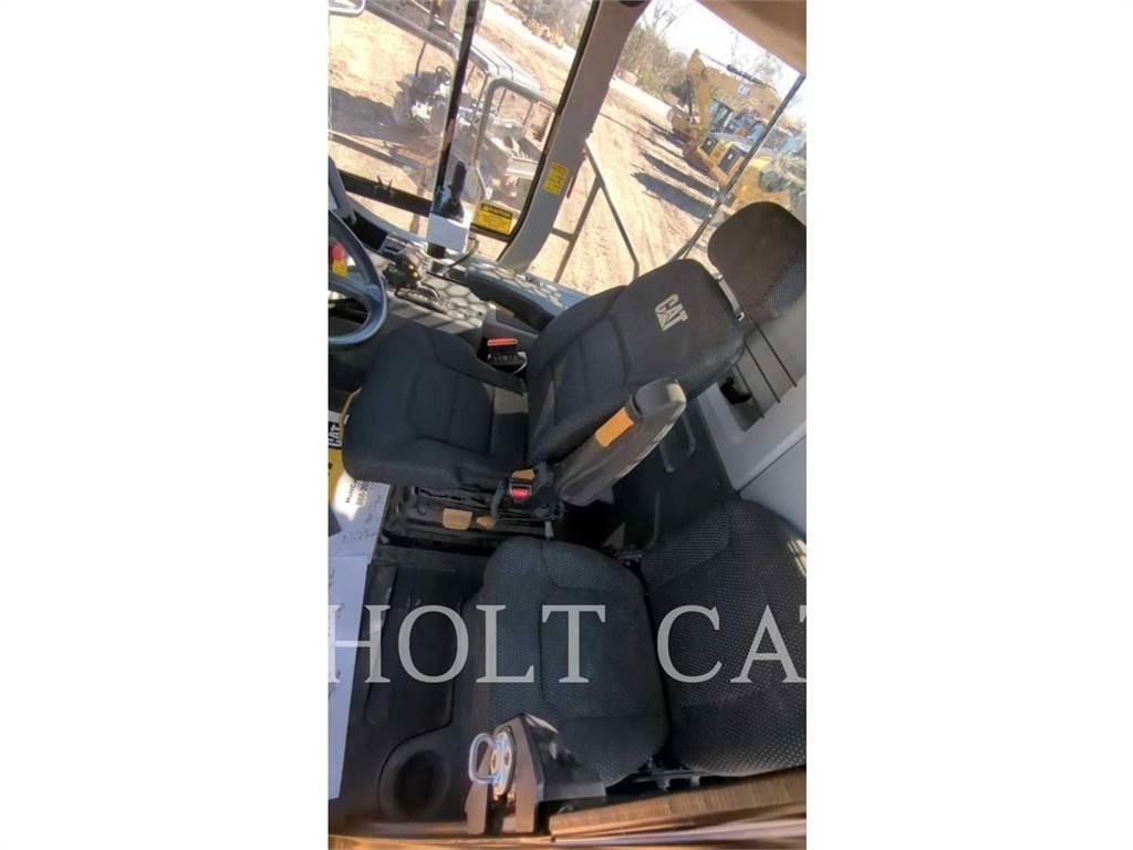 CAT W00 730 Цистерна