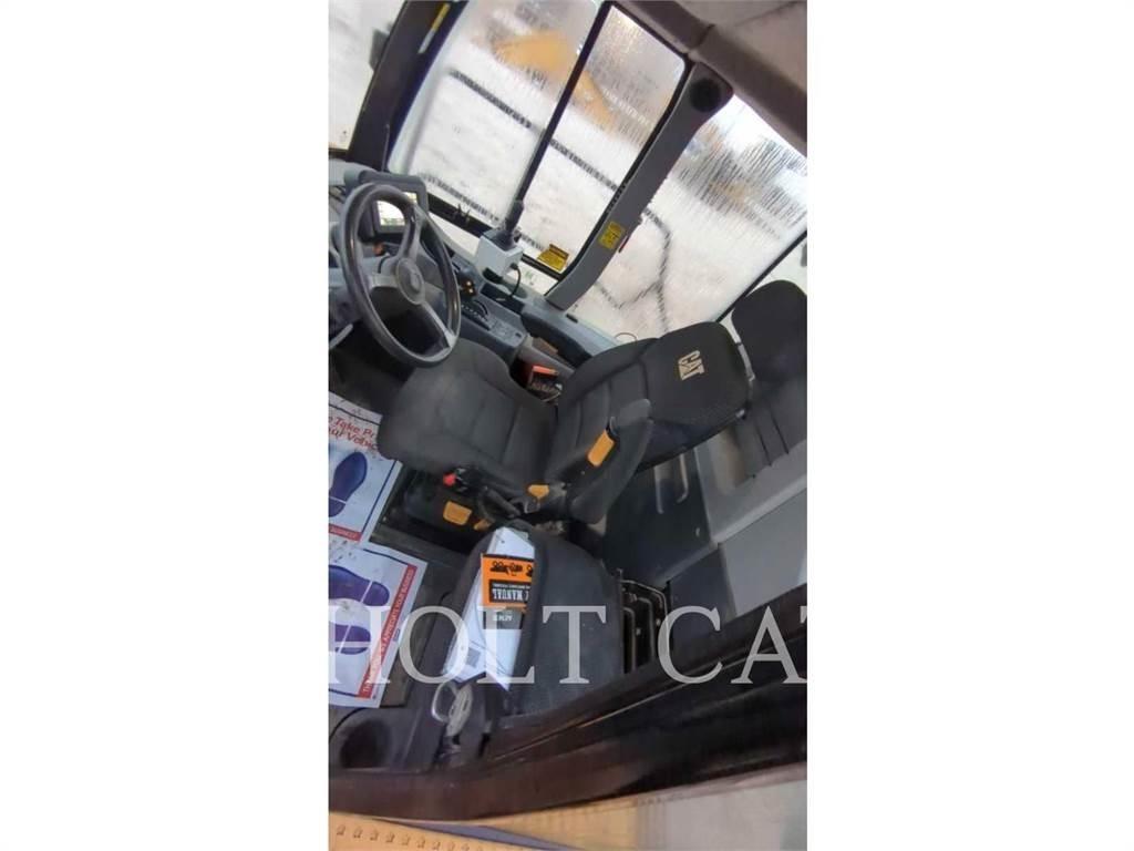 CAT W00 740 Цистерна
