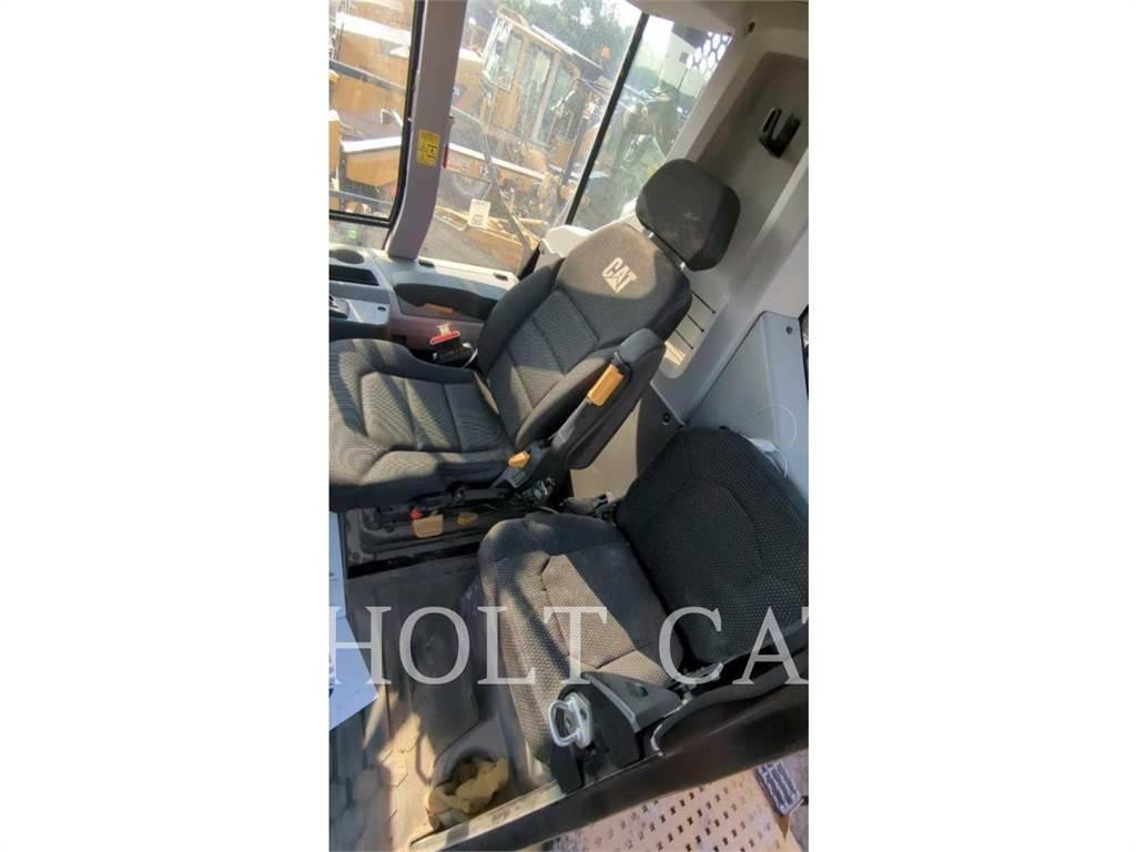 CAT W00 740GC Цистерна