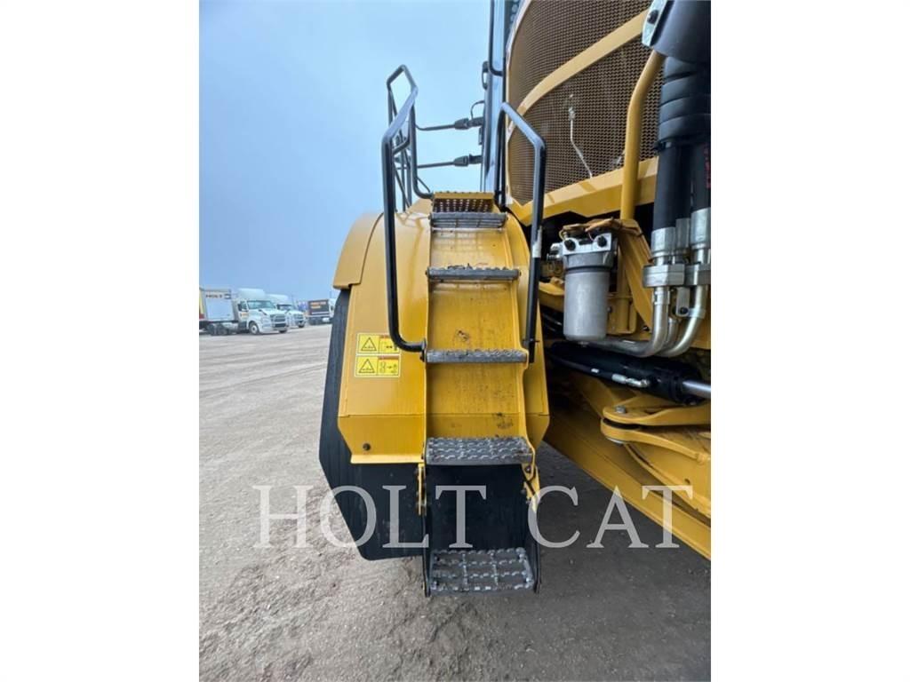 CAT W00 740GC Цистерна