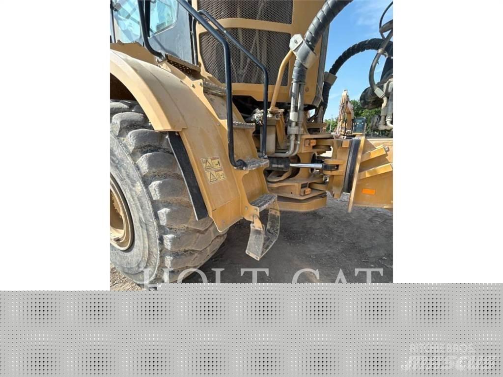 CAT W00 740GC Цистерна