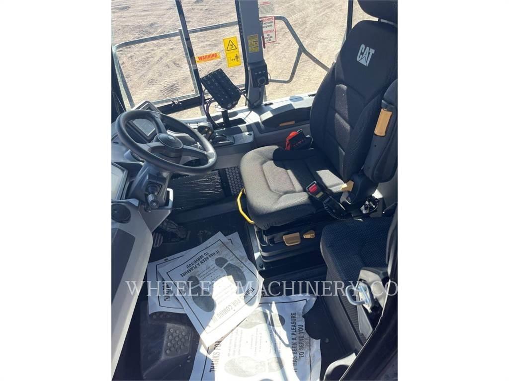 CAT WT 740 GC Цистерна