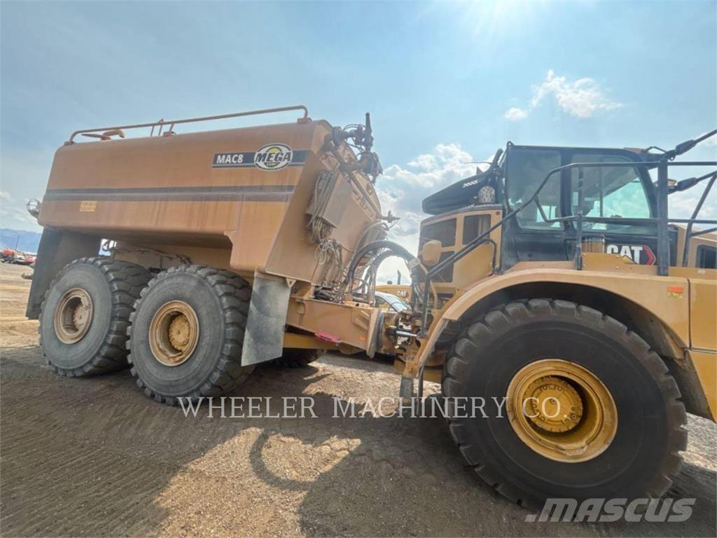 CAT WT 740 GC Цистерна