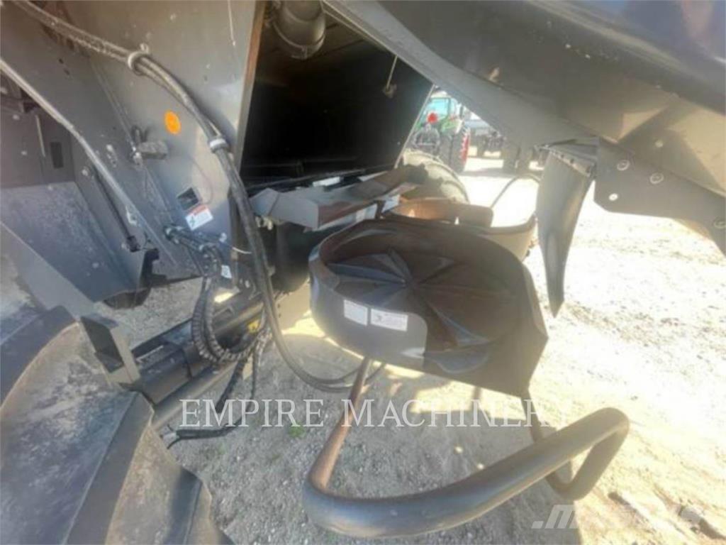 Claas LEXION 740 Друга техника за жънене на фураж