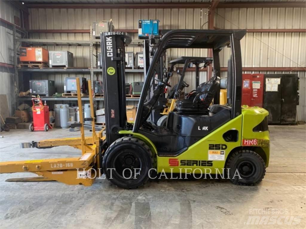 Clark S25D Дизелови камиони