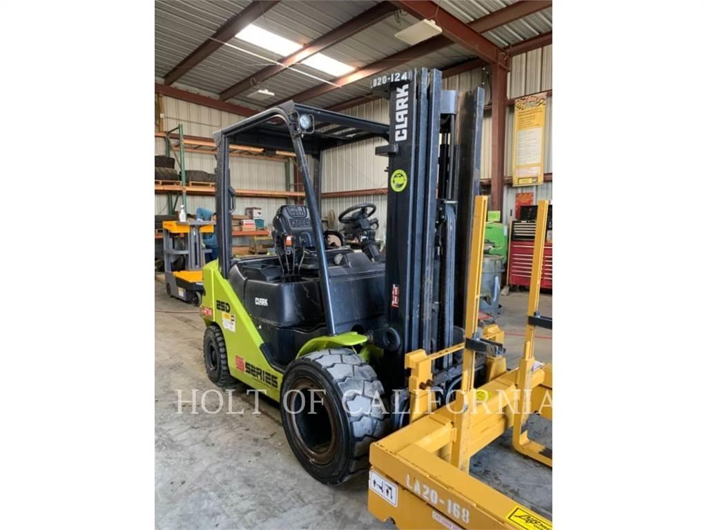 Clark S25D Дизелови камиони