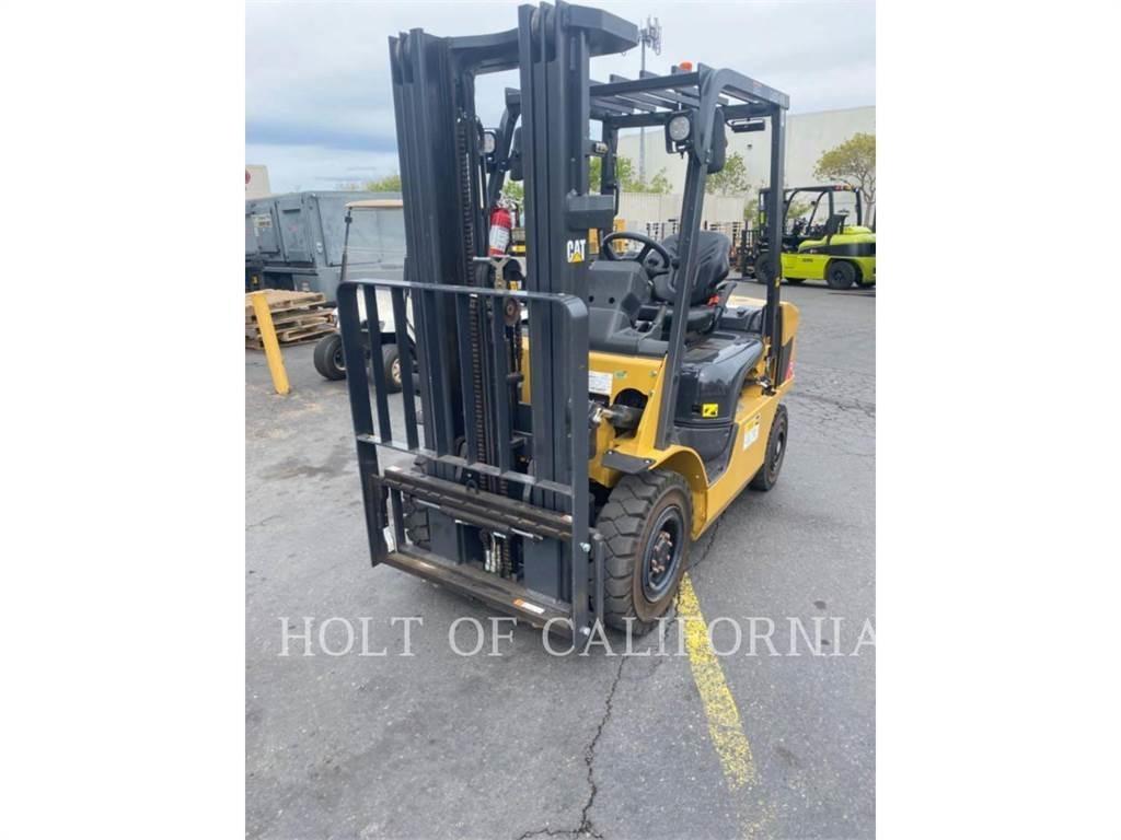 Clark S35D Дизелови камиони