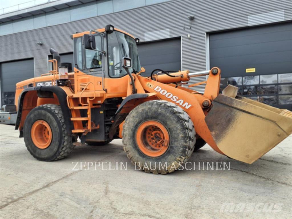 Doosan DL300 Колесни товарачи