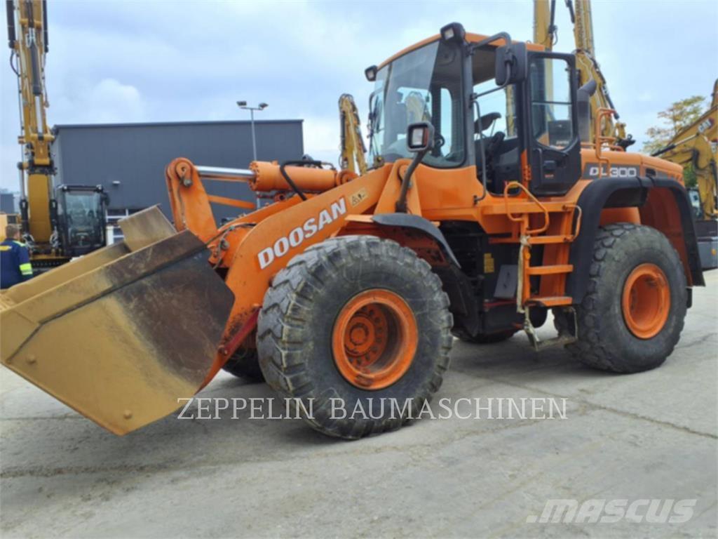 Doosan DL300 Колесни товарачи
